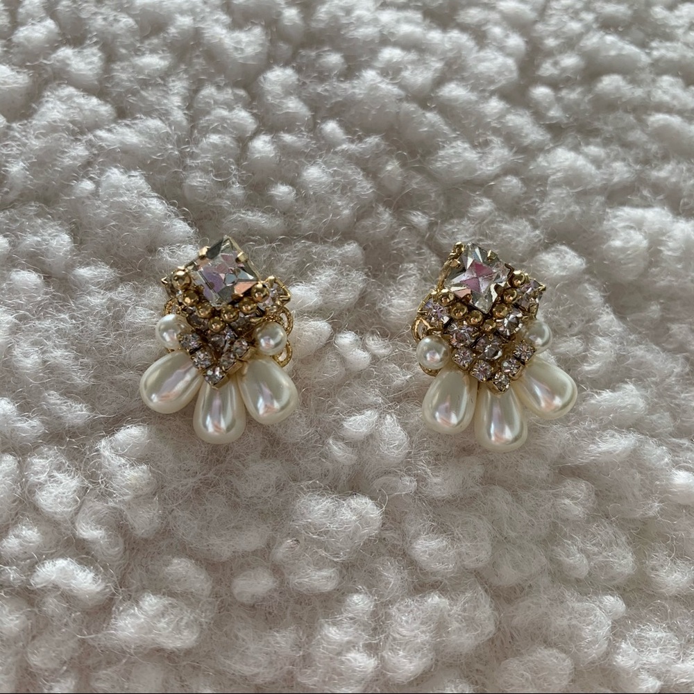 Pearl earrings
